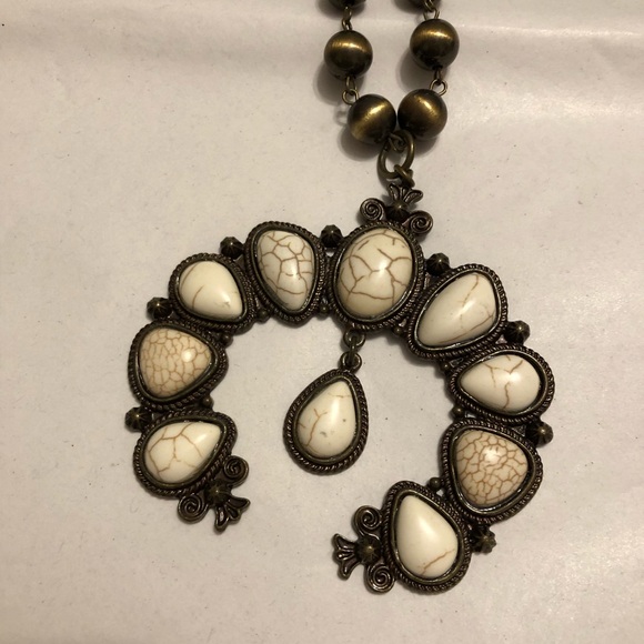 NWOT White Squash Blossom Necklace - Picture 2 of 2